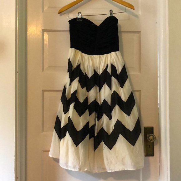 Anthropologie / Liefnotes Black and White Chevron Strapless Party Dress sz 0 - Picture 2 of 9